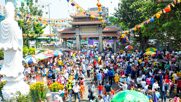 En pagodas habitantes de Ciudad Ho Chi Minh el primer día del Año del Mono